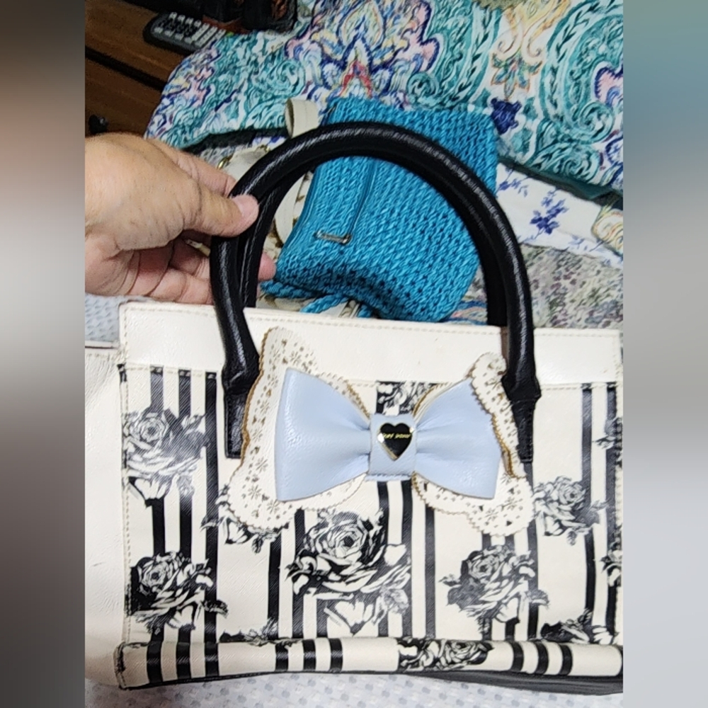 BETSEY JOHNSON EUC BOW SATCHEL BAG - Picture 1 of 10